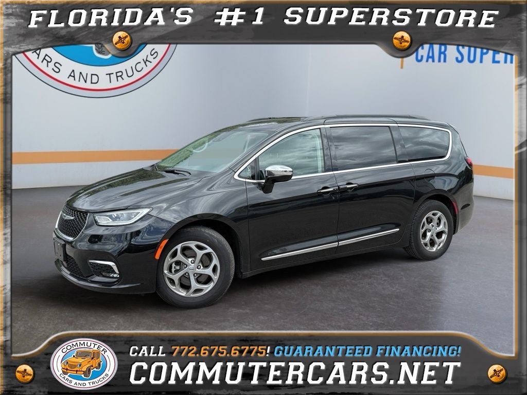 2023 Chrysler Pacifica Limited's photo