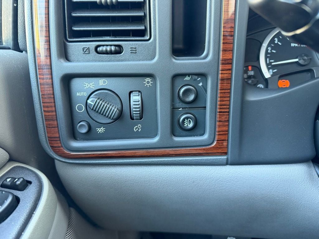 2004 Cadillac Escalade EXT Base