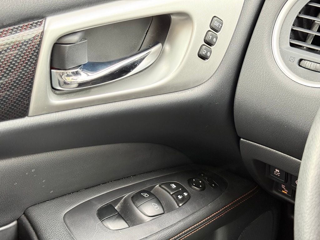2020 Nissan Pathfinder SL Rock Creek Edition