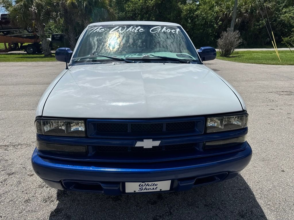 2003 Chevrolet S-10 Base