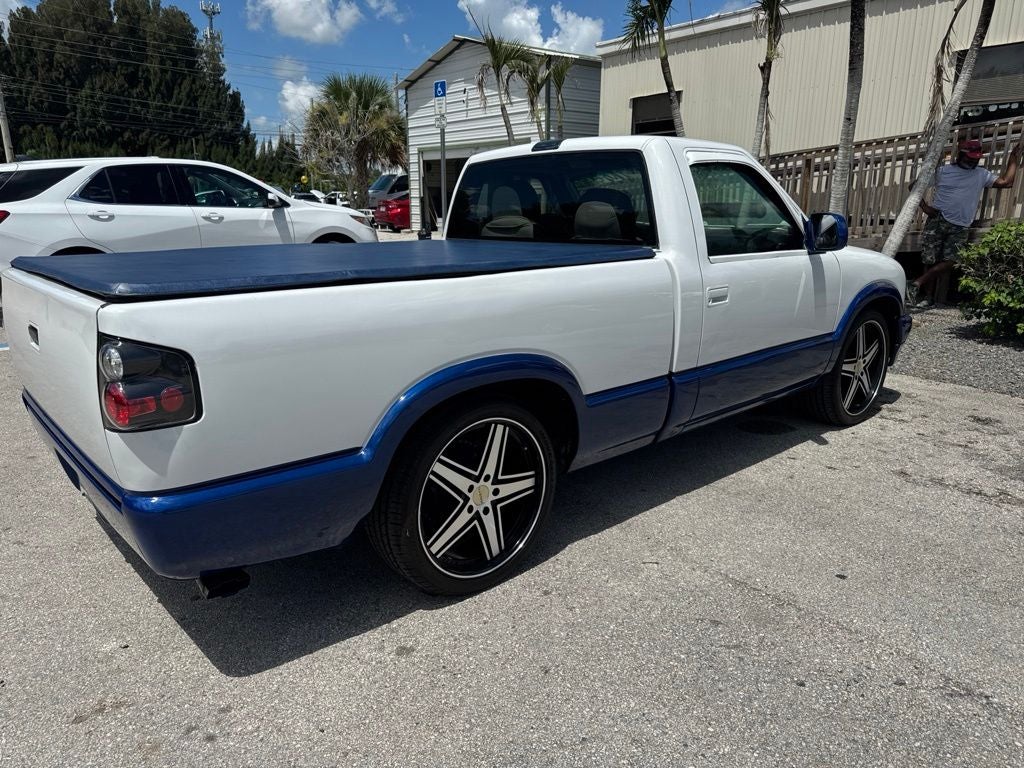 2003 Chevrolet S-10 Base