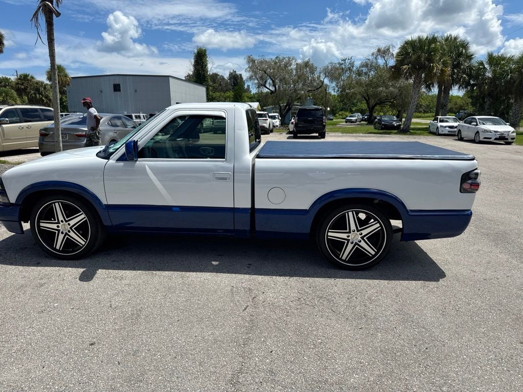 2003 Chevrolet S-10 Base