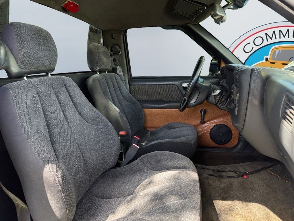 1996 Chevrolet S-10 Base