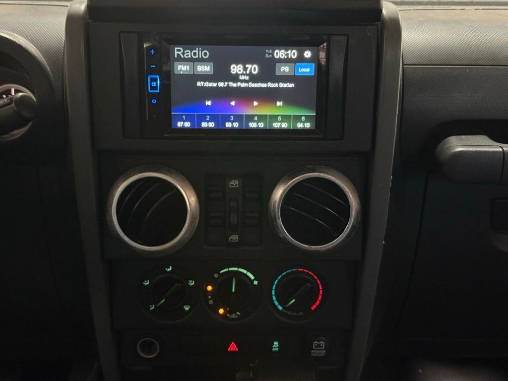 2010 Jeep Wrangler Unlimited Islander