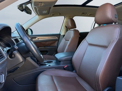 2021 Volkswagen Atlas 3.6L V6 SE w/Technology R-Line