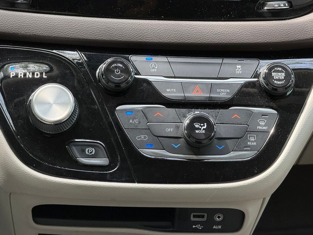 2020 Chrysler Voyager LXI