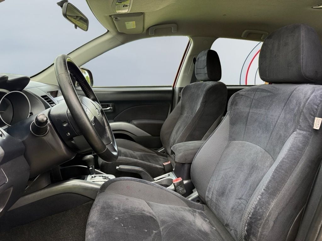 2010 Mitsubishi Outlander ES