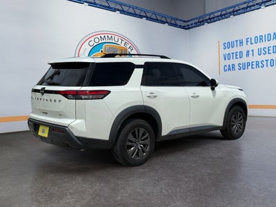 2023 Nissan Pathfinder SV