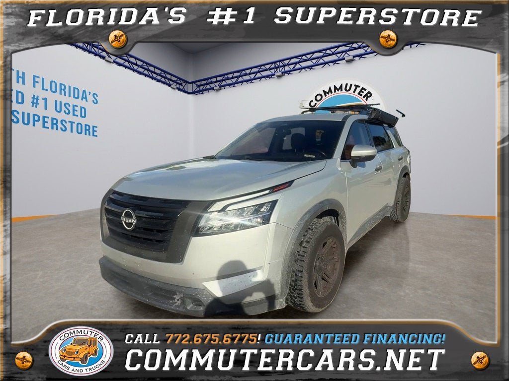 2022 Nissan Pathfinder SV
