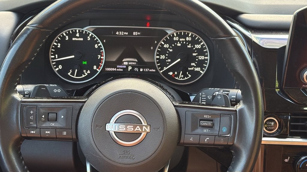 2022 Nissan Pathfinder SV