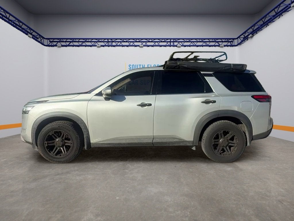 2022 Nissan Pathfinder SV