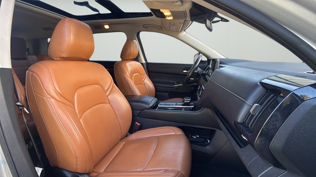 2022 Nissan Pathfinder SV