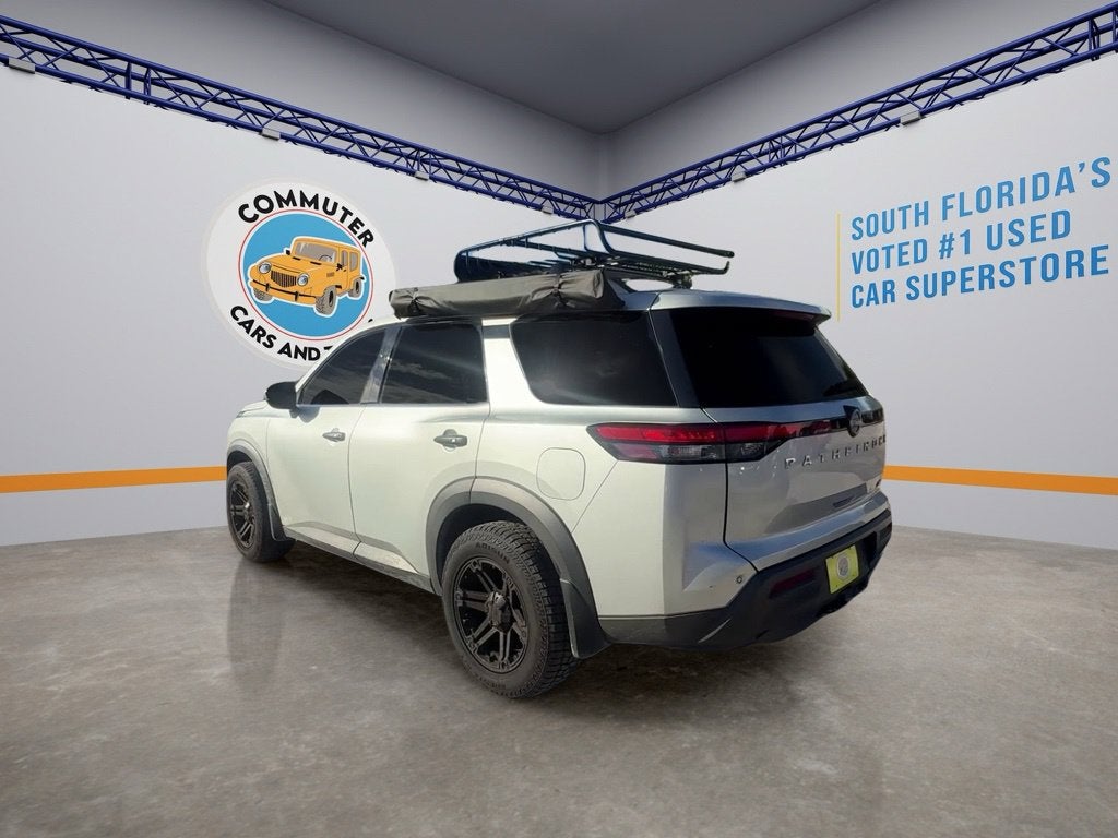 2022 Nissan Pathfinder SV