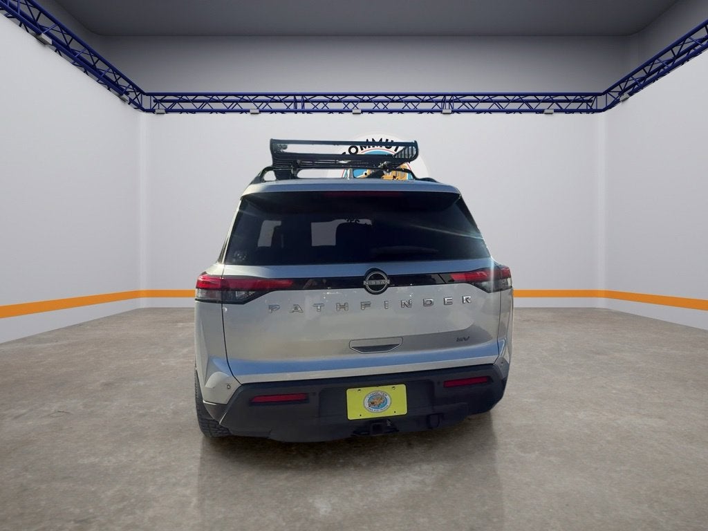 2022 Nissan Pathfinder SV