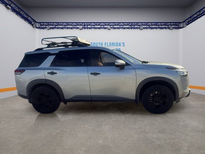2022 Nissan Pathfinder SV