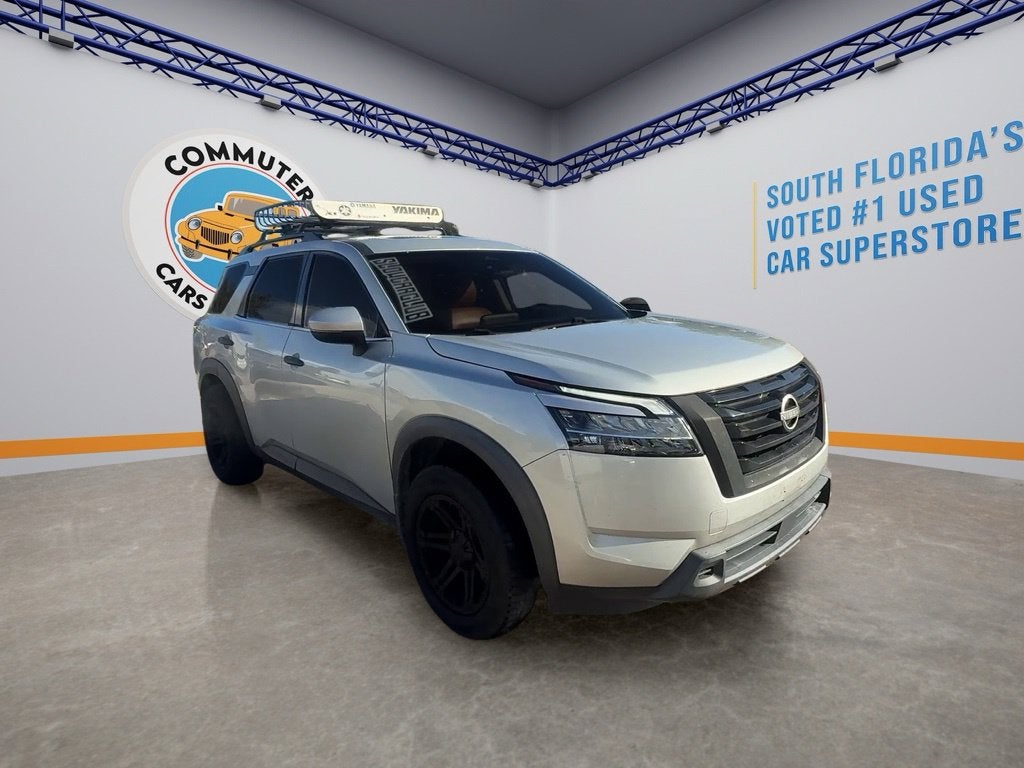 2022 Nissan Pathfinder SV