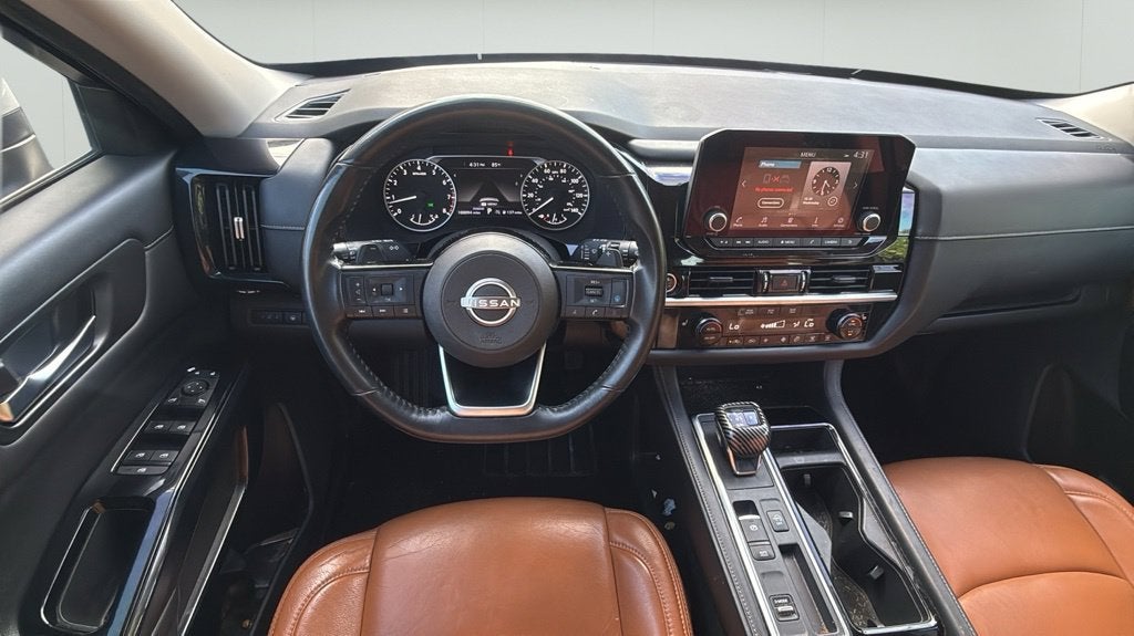 2022 Nissan Pathfinder SV