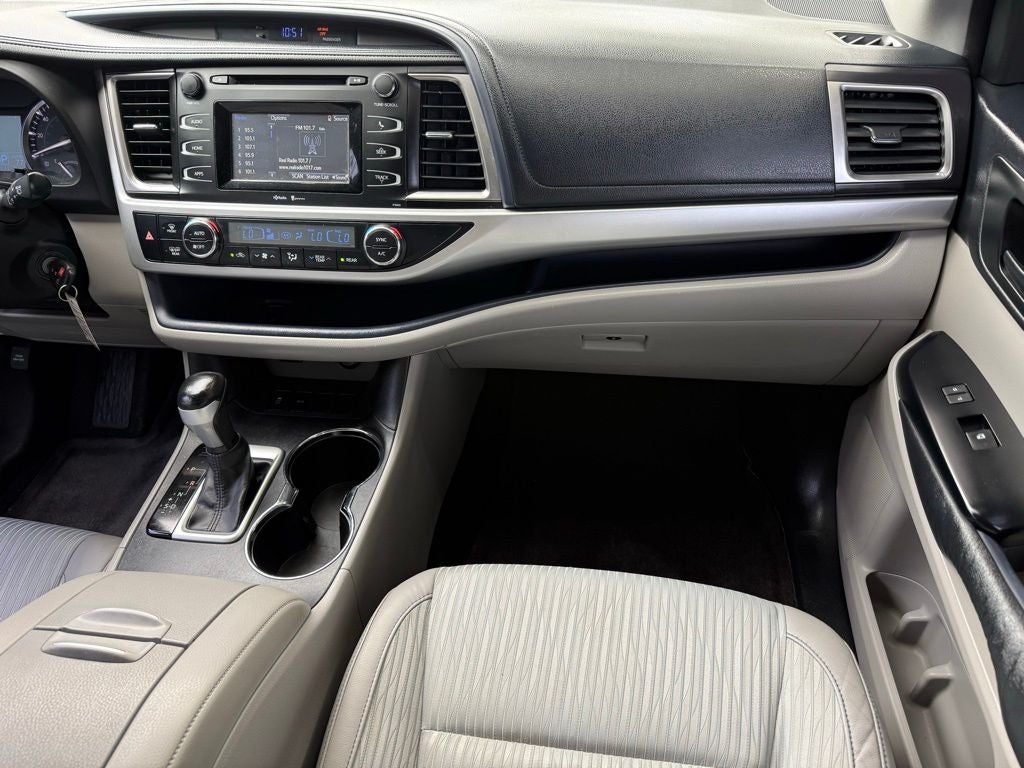 2014 Toyota Highlander LE Plus V6